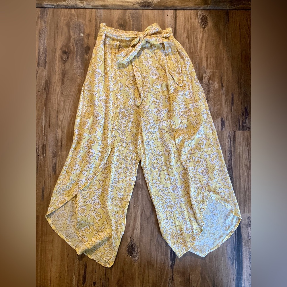 Billabong Capri Skies Yellow Floral Tie-Waist Split Tulip Leg Pants Boho Beach - Picture 16 of 16